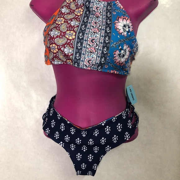Cupshie calico halter top bikini - Picture 3 of 7